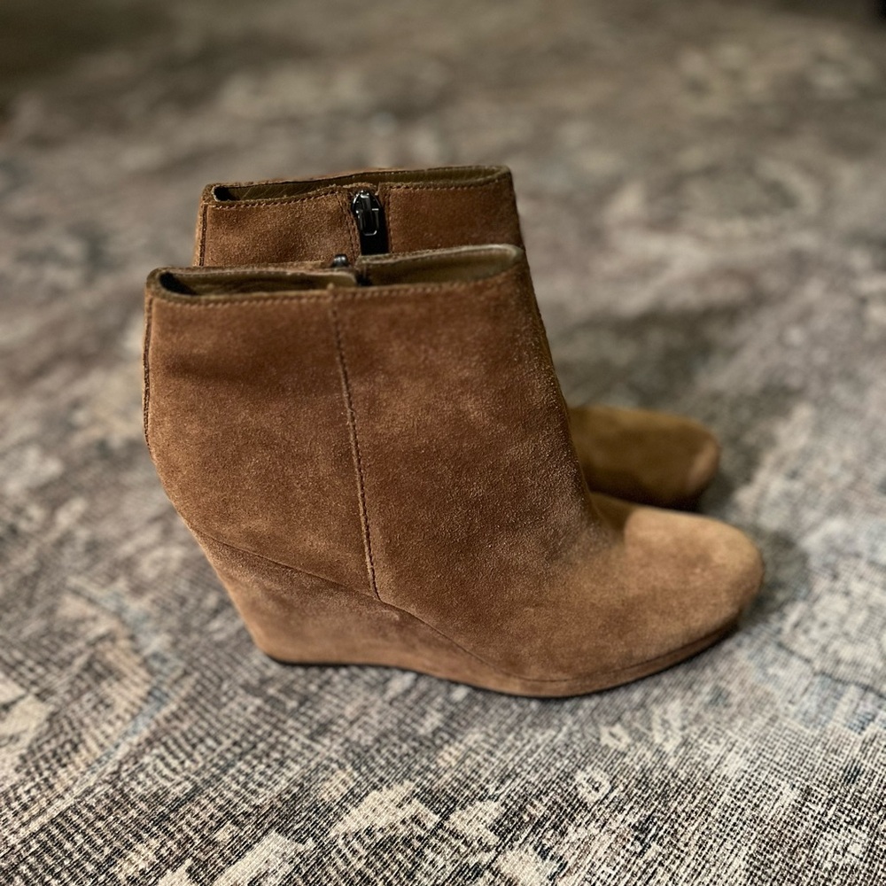 Via Spiga suede wedge ankle bootie in brown/tan 7.5